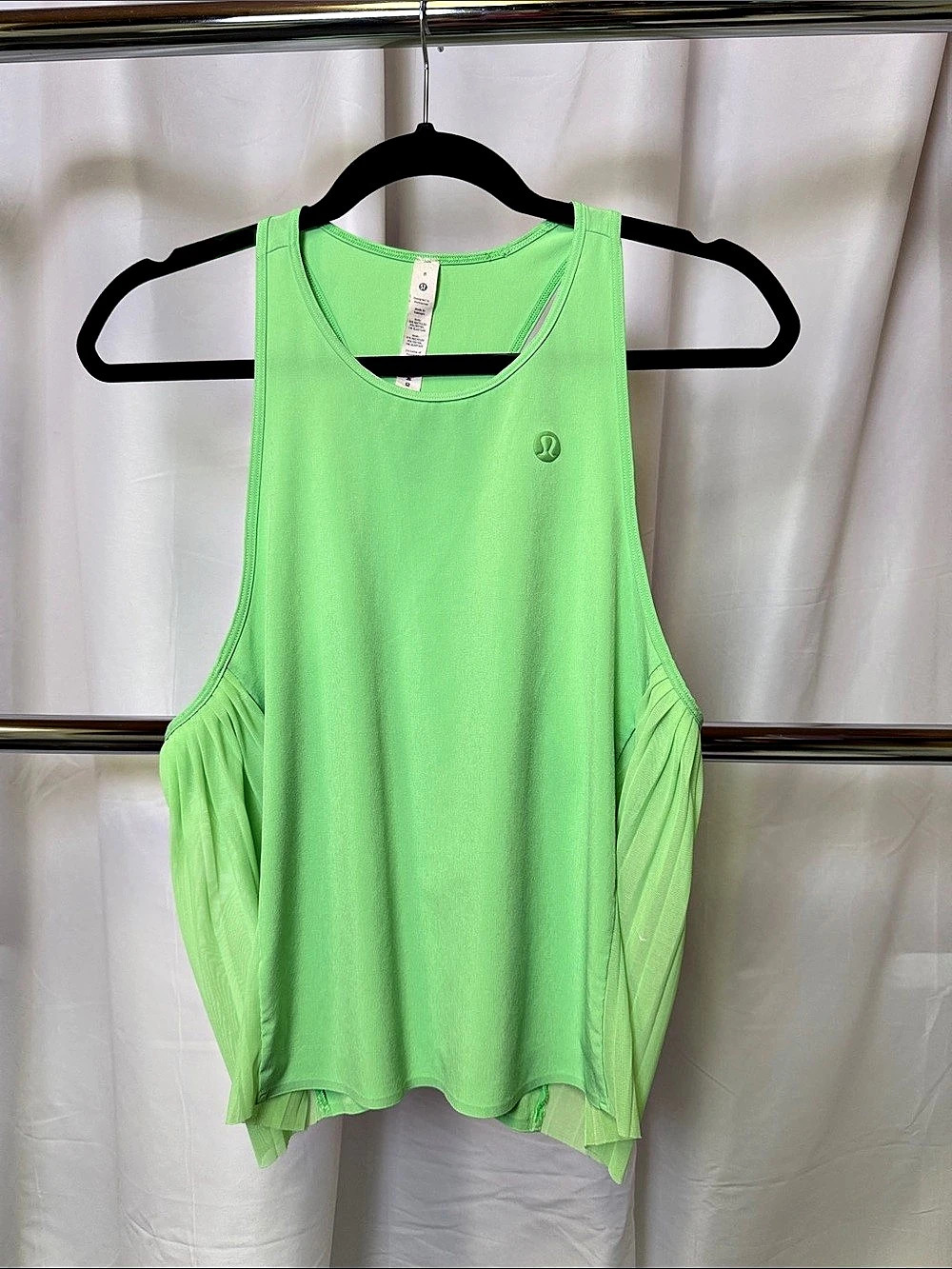 Lululemon women’s Side Pleats Tennis Tank Top pistachio Green Size 8